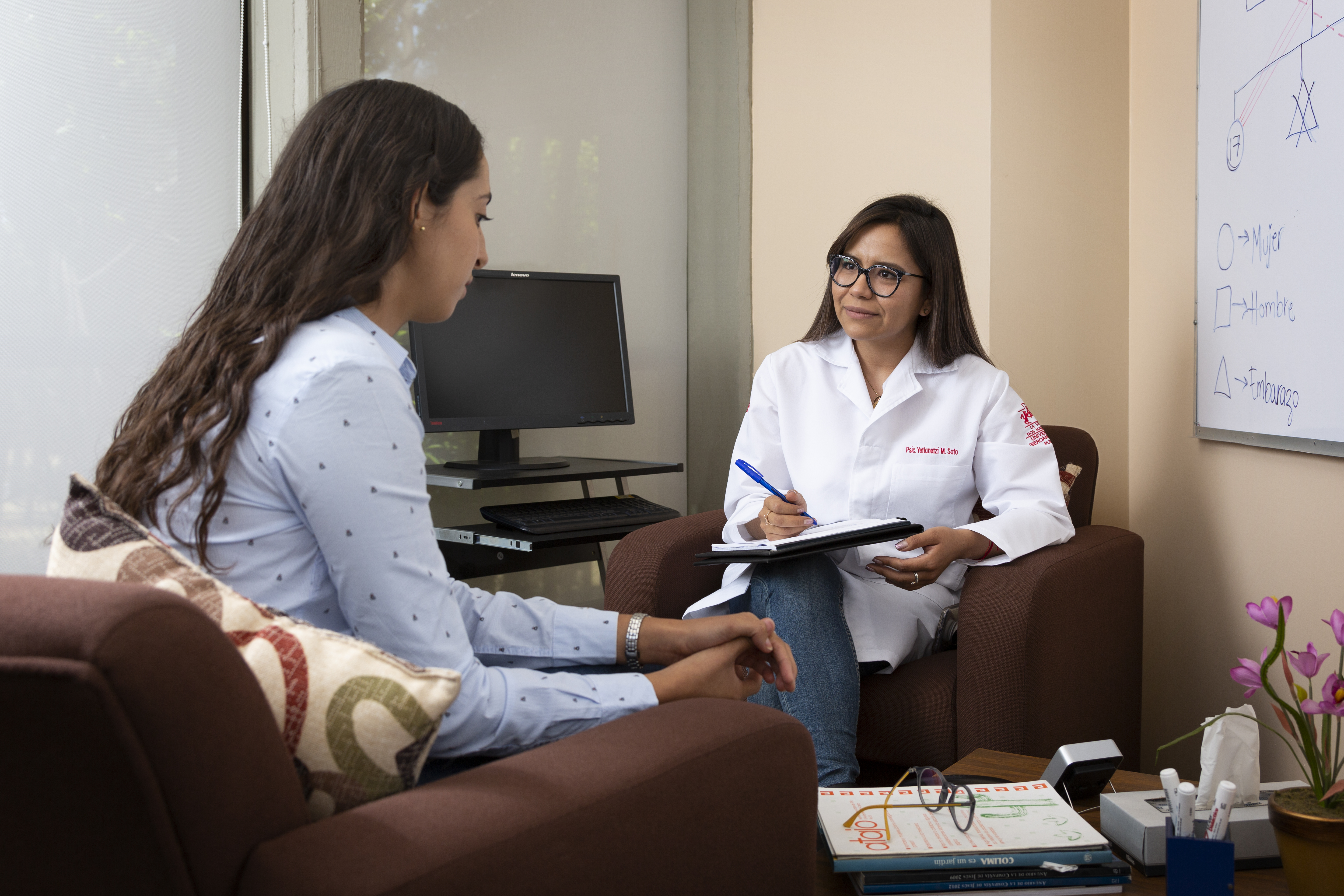 Maestría en Psicoterapia.