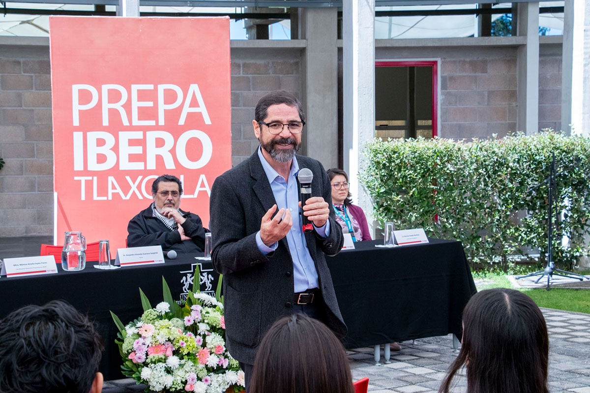 Dr. Alejandro Guevara Sanginés
